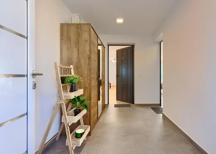 La Mar 1 By Interhome 잠브라티야